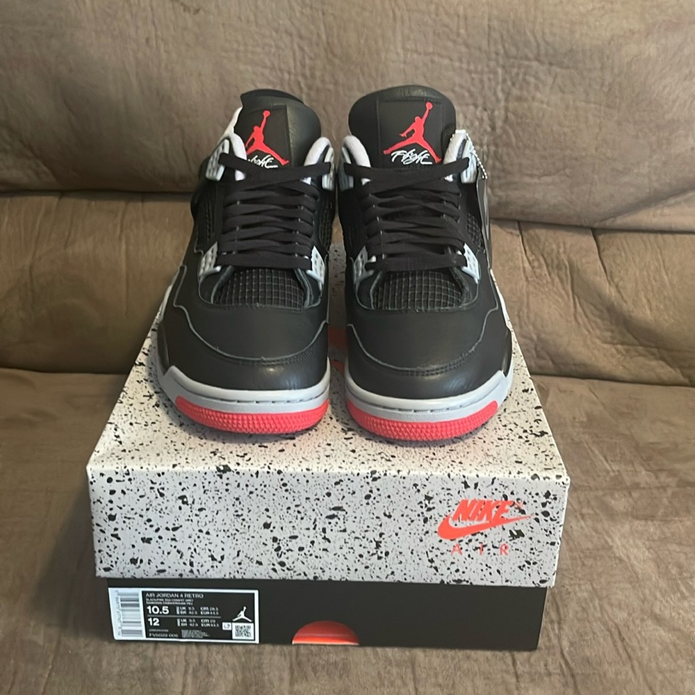 AIR JORDAN 4 RETRO Black/Fire Red-Cement Grey